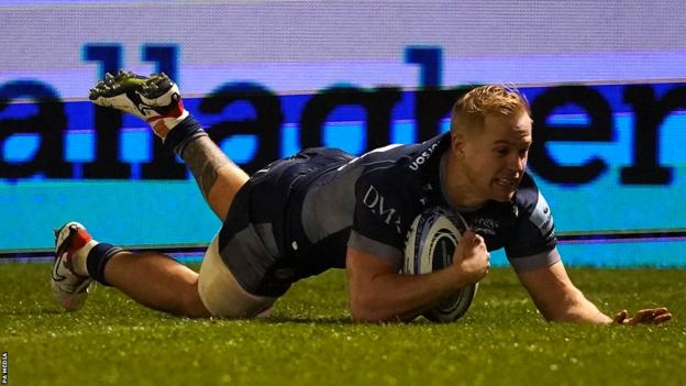 Sale Sharks' Arron Reed scores his second try against Gloucester