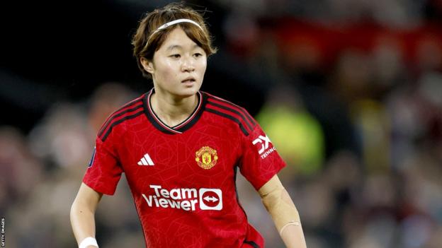 Hinata Miyazawa playing for Manchester United