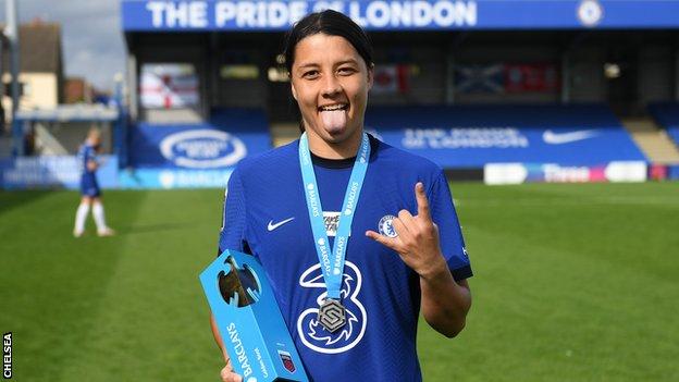 SAM KERR scores on her 100th Chelsea appearance!