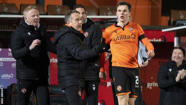 Lawrence Shankland's stunning goal earned Dundee United a draw