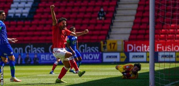 Macauley Bonne goal