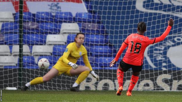 Danielle Carter scores penalty for Brighton