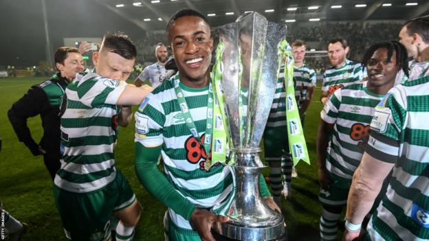 Aidomo Emakhu: Millwall Sign Teenage Forward From Shamrock Rovers - BBC ...