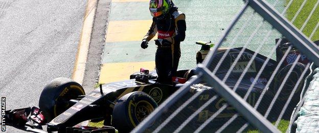 Pastor Maldonado crashes at the 2015 Australian Grand Prix