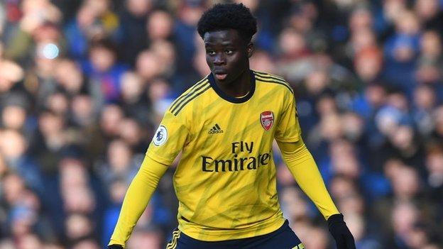 Bukayo Saka: Arsenal teenager weighs up international options thumbnail