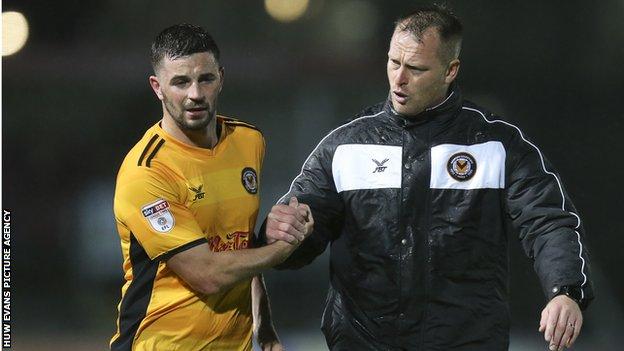 Newport striker Padraig Amond and manager Mike Flynn