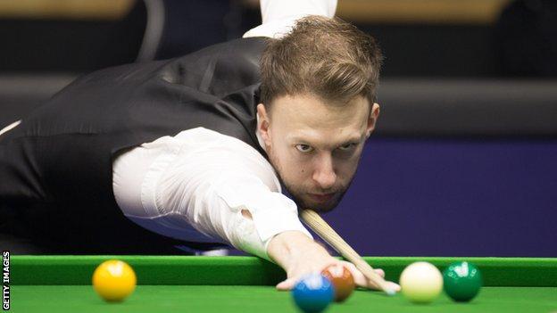 Champions: Judd Trump survives Mark Allen to make final - BBC Sport