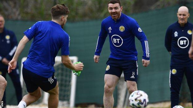 Scotland John Fleck Tests Positive For Covid 19 At Training Camp c Sport