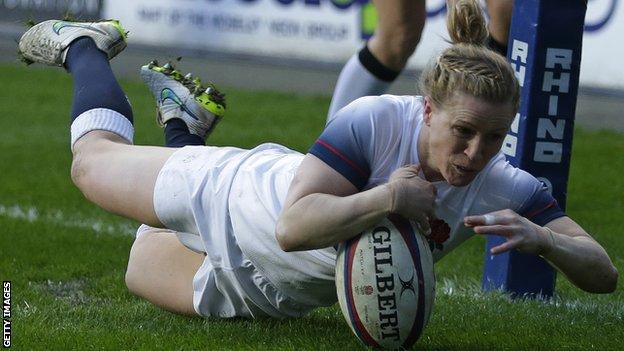 Danielle Waterman scores a try for England