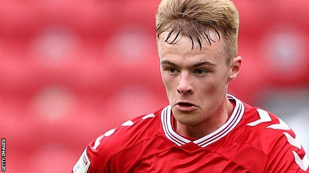 Tommy Conway: Bristol City striker signs three-year deal - BBC Sport