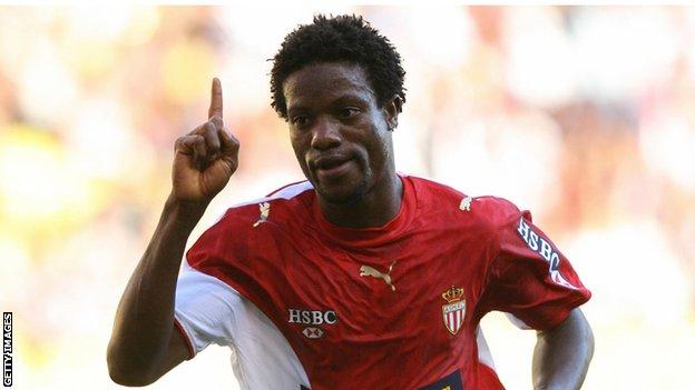 Mohamed Kallon playing for Monaco