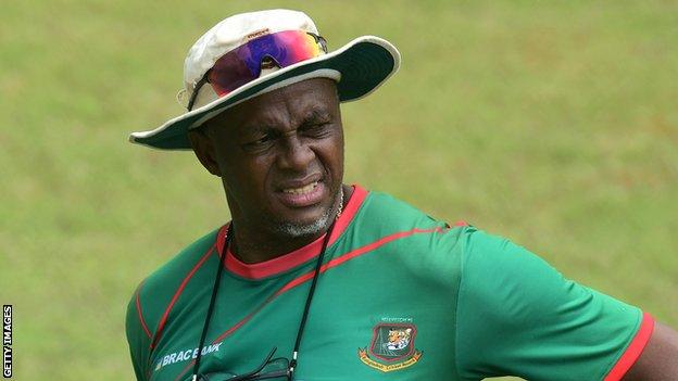 Courtney Walsh: West Indies women appoint former fast bowler as head coach  - BBC Sport