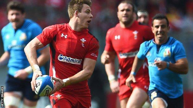 Liam Williams in action for Wales against Italy in the 2015 Six Nations