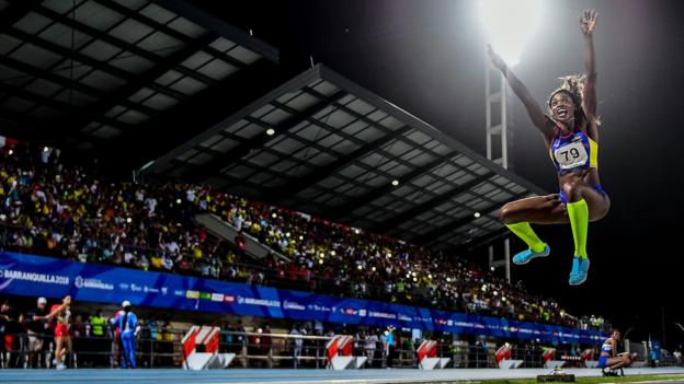 TOPSHOT - Colombia's Caterine Ibarguen competes in the women's long jump competition during the 2018 Central American and Caribbean Games (CAC) in Barranquilla, Colombia, on July 30, 2018. (Photo by Luis ACOSTA / AFP) (Photo credit should read LUIS ACOSTA/AFP/Getty Images)