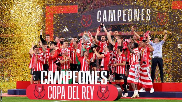 Athletic Bilbao celebrate winning the Copa del Rey