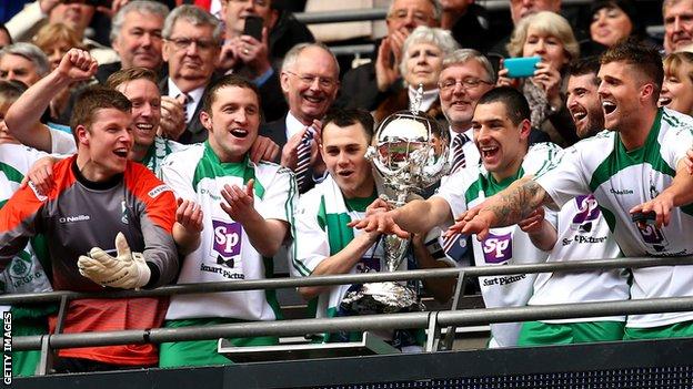 North Ferriby United lift the FA Trophy in 2015