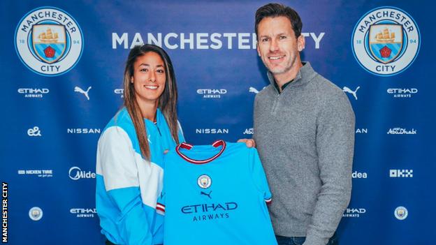 Leila Ouahabi: Spain defender joins Manchester City on two-year deal from  Barcelona - BBC Sport