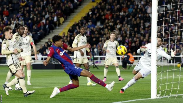 Lamine Yamal scores Barcelona's first goal