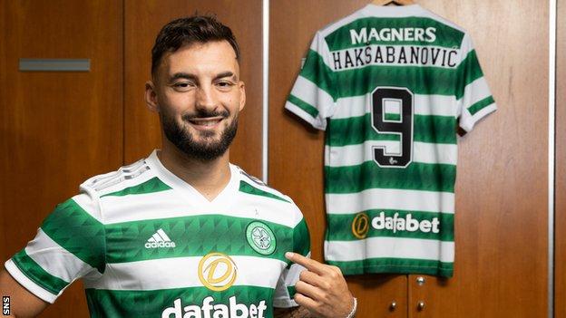 Photo: Stunning new Celtic away shirt hits the shelves in USA