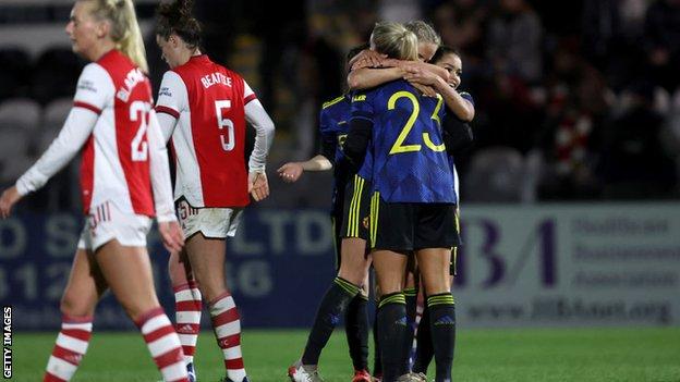 Manchester United celebrate Alessia Russo's goal