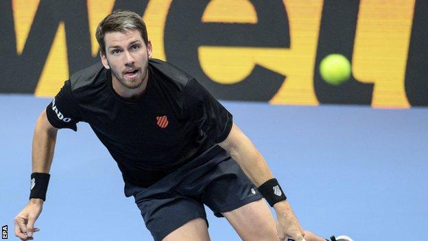 Cameron Norrie en action contre Felix Auger-Aliassime à Vienne