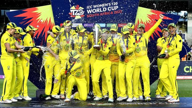 Australia celebrate winning the T20 World Cup