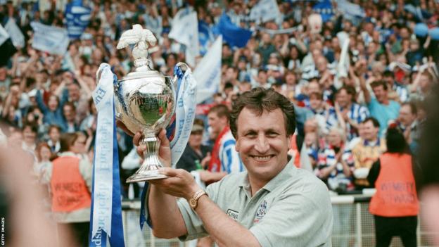 Neil Warnock led Huddersfield Town to victory in the 1994-95 Second Division play-off final as they beat Bristol Rovers 2-1 at Wembley