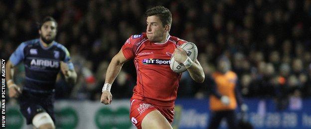 DTH van der Merwe scores Scarlets second try