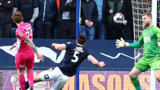 Gol e melhores momentos Millwall x Huddersfield pela Championship (0-1)