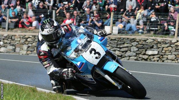 Michael Dunlop clinches double at Classic TT - BBC Sport