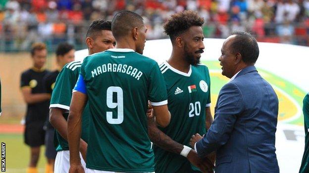 Madagascar captain Faneva Imà Andriatsima (left) introducing his team-mates