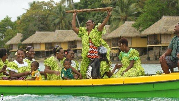 Les femmes Ni-Vanuatu célèbrent après un match