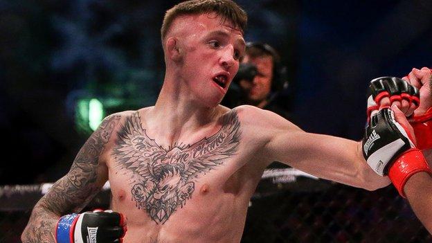 Rhys McKee submits Perry Goodwin at Cage Warriors 102 - BBC Sport
