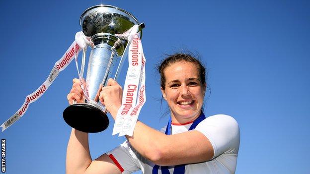 News  Emily Scarratt signs new Loughborough Lightning contract