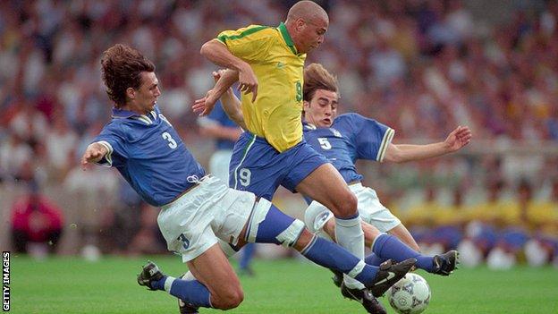 Brazilian Ronaldo playing against Italy in 1997