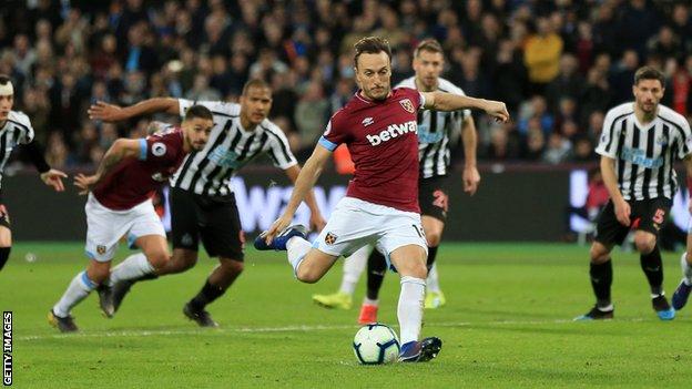 Mark Noble converts from the penalty spot for West Ham