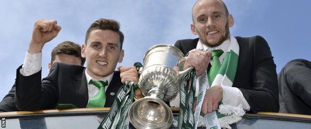 Paul Hanlon and David Gray with the Scottish Cup