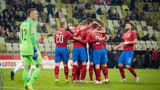 Coupe du monde 2022, Qatar: qui sont les adversaires du groupe de qualification du Pays de Galles?
- Euro 2020 République Tchèque
