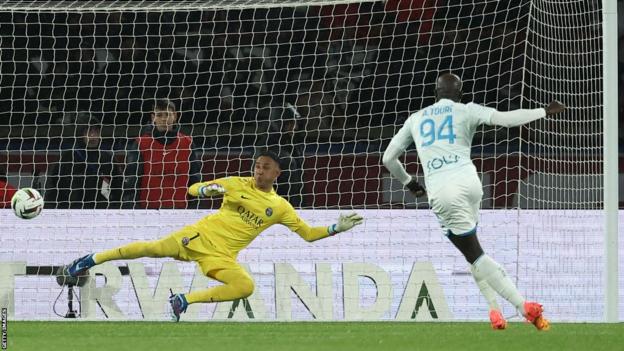 Abdoulaye Doucoure scores a penalty for Le Havre against Paris St-Germain
