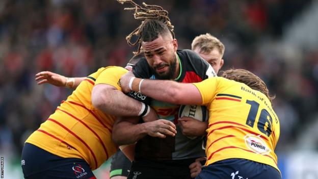 Chandler Cunningham-South in match action for Harlequins