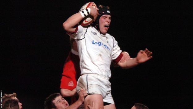 Alun Wyn Jones playing for Swansea in 2004