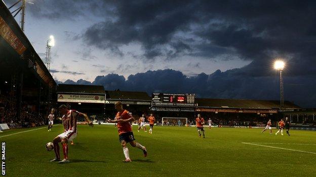 Stoke City were making their first visit to Kenilworth Road in nine years