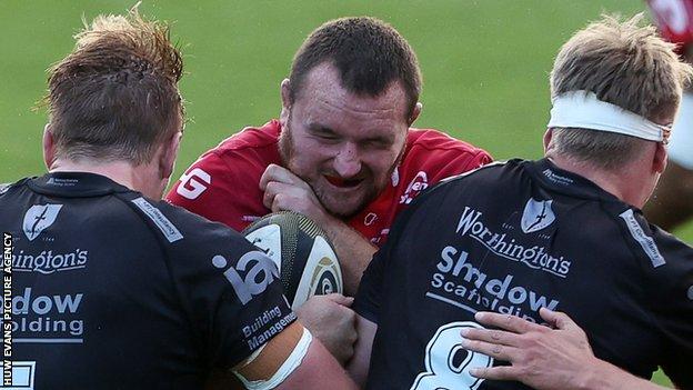 Wales hooker Ken Owens was making his 250th appearance for Scarlets