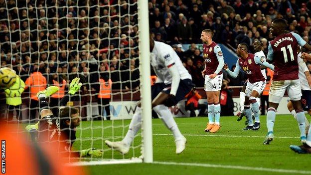 Aston Villa 1 2 Liverpool Reds Fight Back To Down Villa Bbc Sport