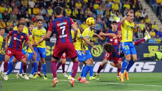 Joao Felix scores opening goal for Barcelona with overhead kick at Cadiz in La Liga