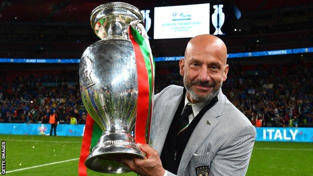 Gianluca Vialli celebrates with the trophy after Italy win Euro 2020