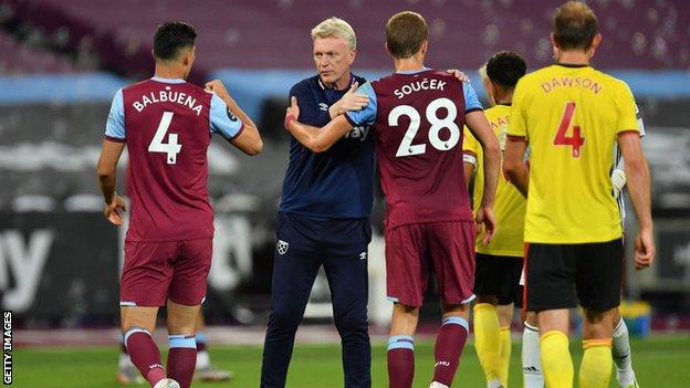 David Moyes with Tomas Soucek