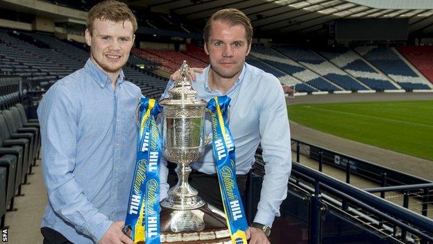 Charlie Flynn and Robbie Neilson with the Scottish Cup