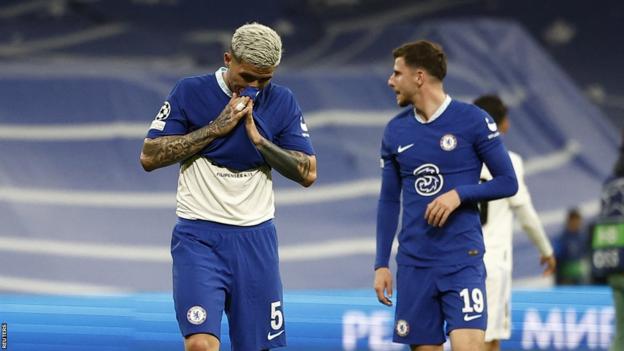 Chelsea's Enzo Fernandez looks dejected after the match