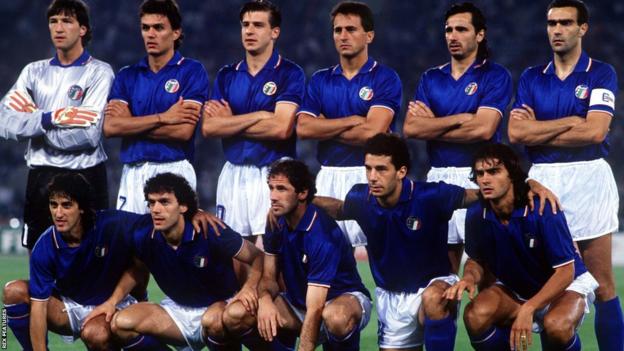 Italy line up for a team photo before playing the United States at World Cup 1990